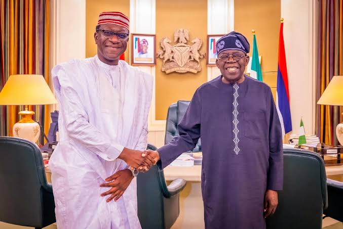 Abdulmumin Jibrin Kofa tare da Rabiu Musa Kwankwaso yayin taron siyasa a Kano kafin rikici ya kunno kai